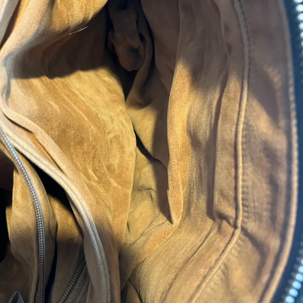Black Embossed Leather Handbag - Picture 7 of 12